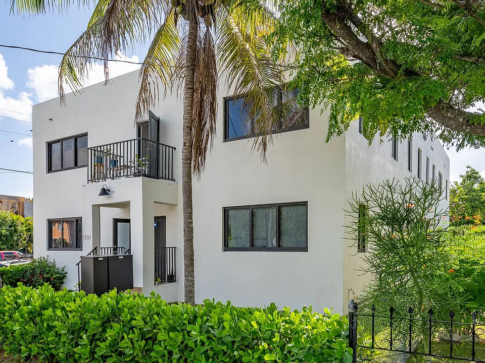 1101 SW 12th Ct
