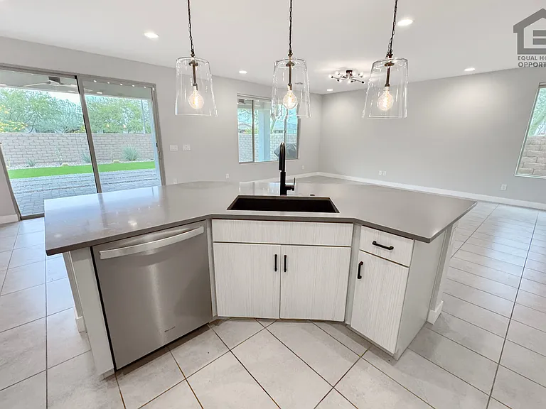 22038 N 28th Pl — Photo 15