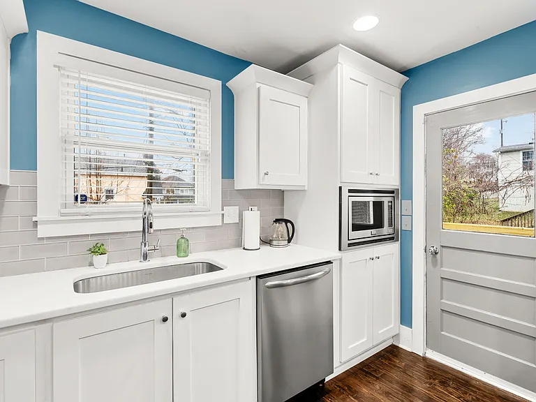 1308 Overton St — Photo 8