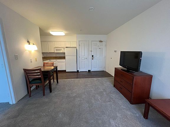 2nd image of 655 N Sam Houston Pkwy E #106