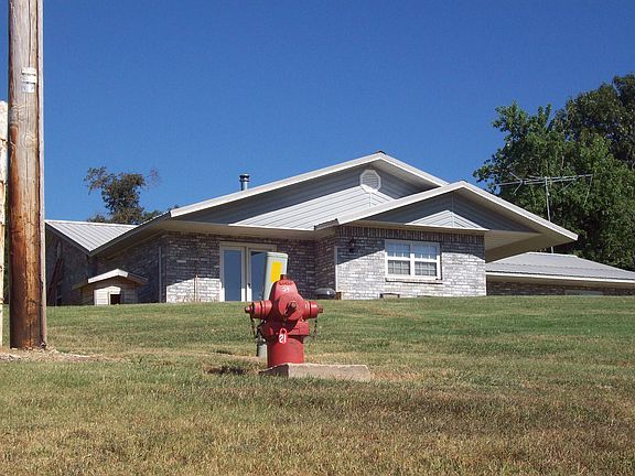 Street View w/hydrant