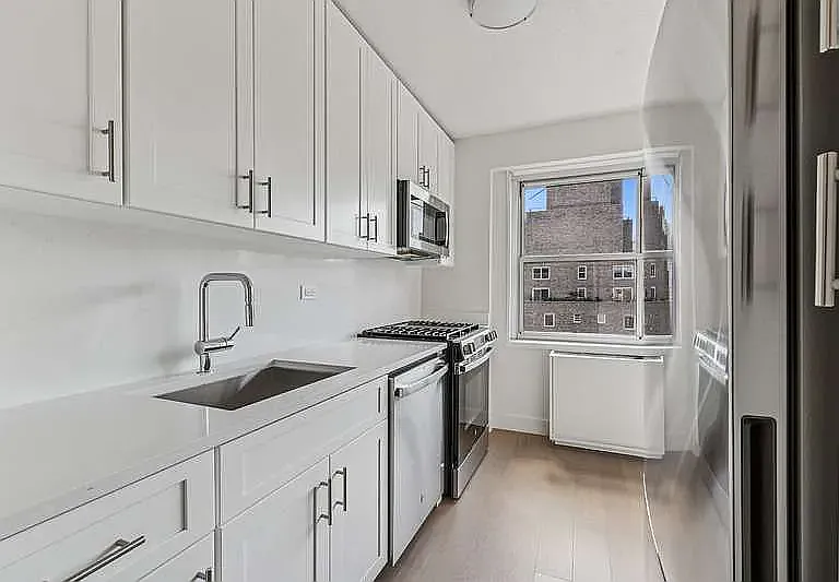 1520 York Ave #16D — Photo 8