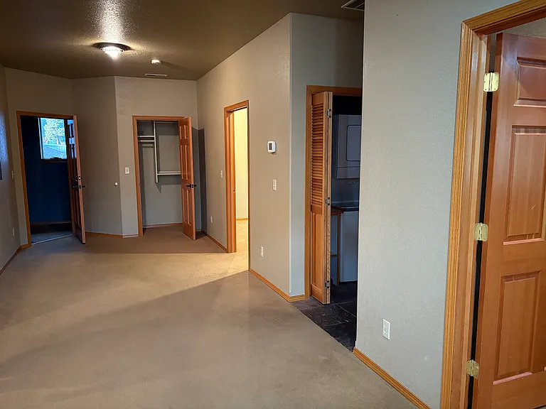 320 S Ella Ave #B — Photo 8