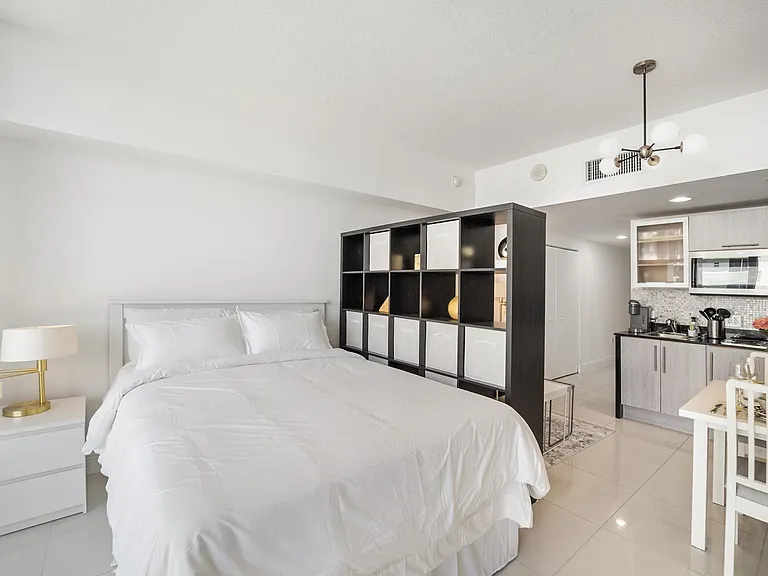 1750 N Bayshore Dr #1219 — Photo 8