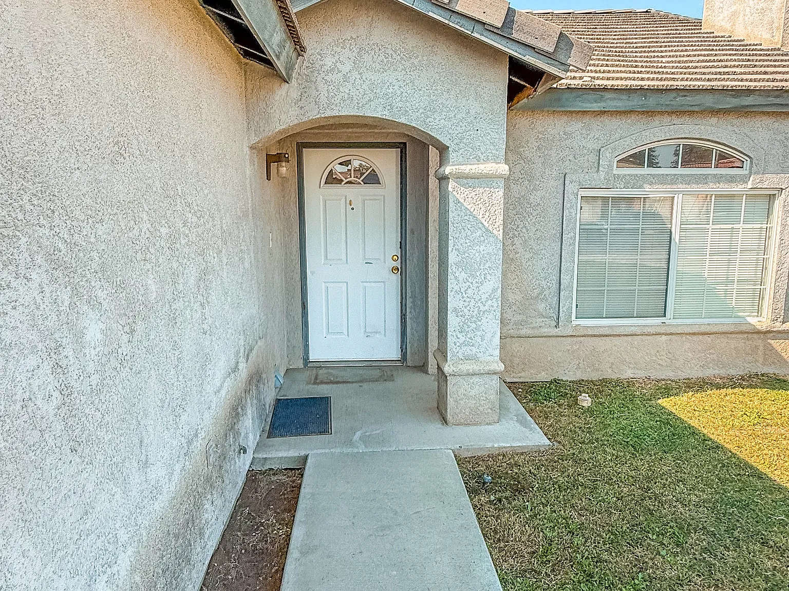 3 bed, 1398 sqft, $2,295 — Photo 2