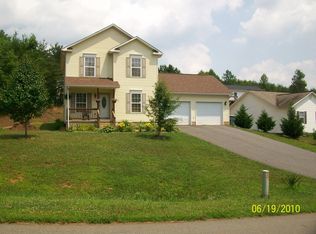 1257 39th Street Cir SW, Hickory, NC 28602