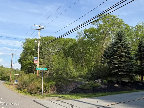 124 Springwood Dr, Hawley, PA 18428