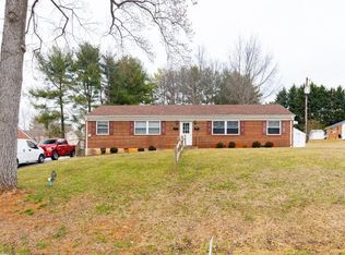 802 Jeter St, Bedford, VA 24523