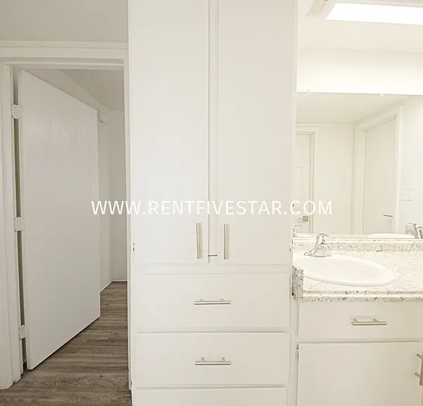 809 S 4th Ave #18 — Photo 11