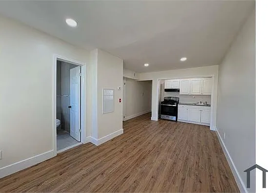 21 Willoughby St #B6 — Photo 1