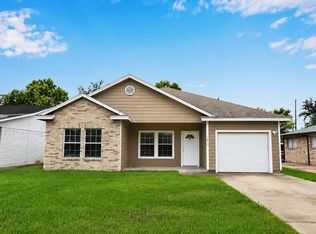 1611 N Avenue R, Freeport, TX 77541