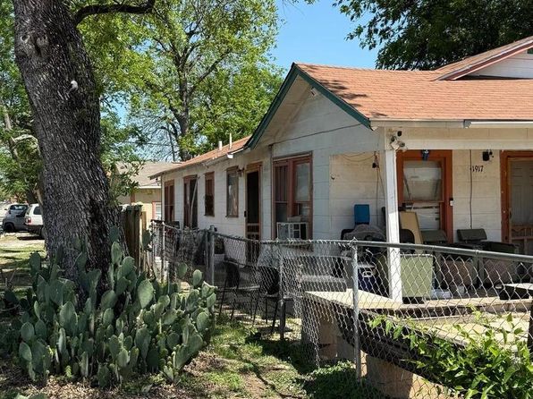 san-antonio-texas-449631724 picture