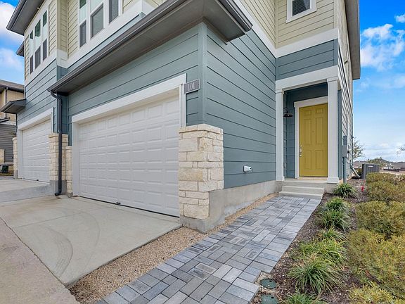 2nd image of 1015 Vista View Dr Unit 101