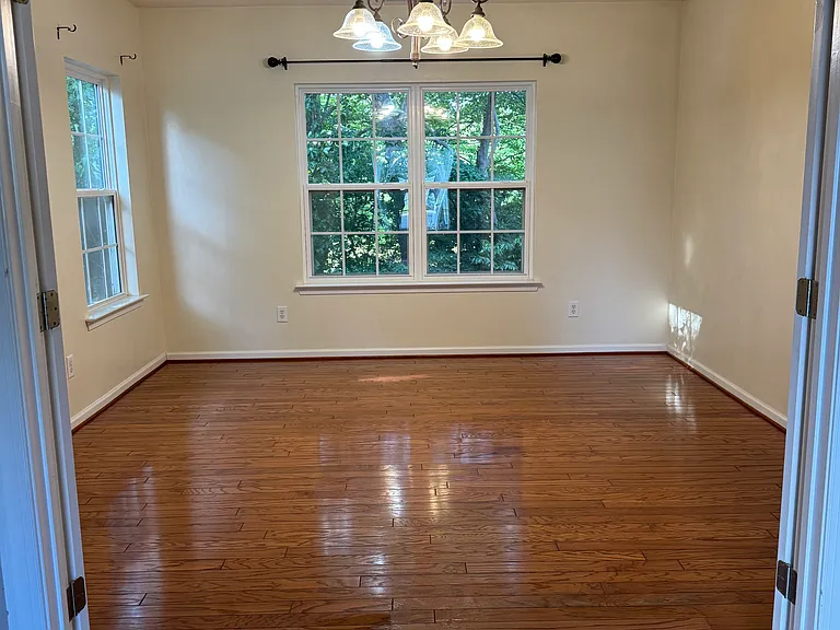 102 Elm Tree Ct — Photo 10
