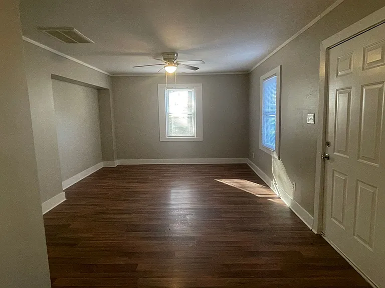 1131 Amelia Ave — Photo 2