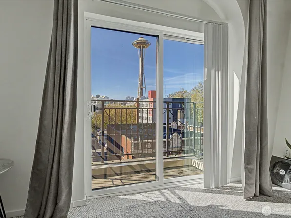 425 Vine Street #701, Seattle, WA 98121