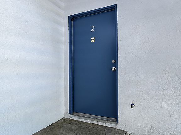 4th image of 4241 Whitsett Ave #2
