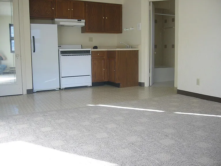 2900 Voelkel Ave #301 — Photo 6