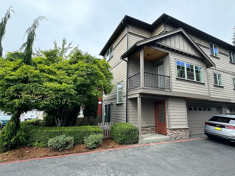 7117 Rainier Dr #H — Photo 2