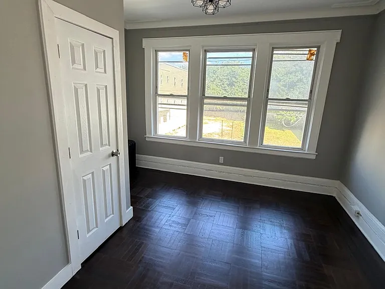 843 S 19th St #2L — Photo 2