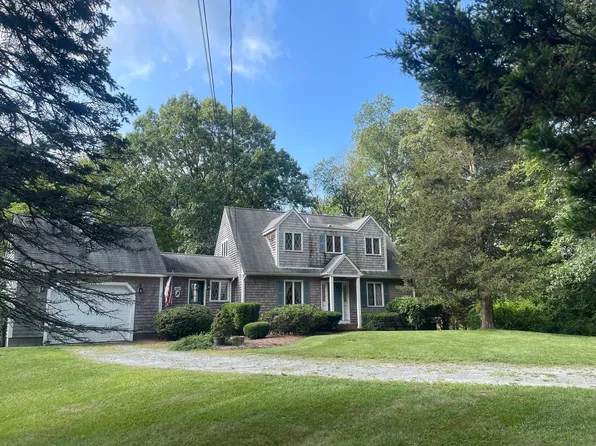 18 Town Landing Rd, Berkley, MA 02779