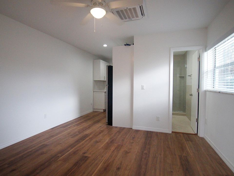 1st image of 244 SE 9th Ave #4