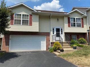 26 River Ridge Ln UNIT 26, Munroe Falls, OH 44262