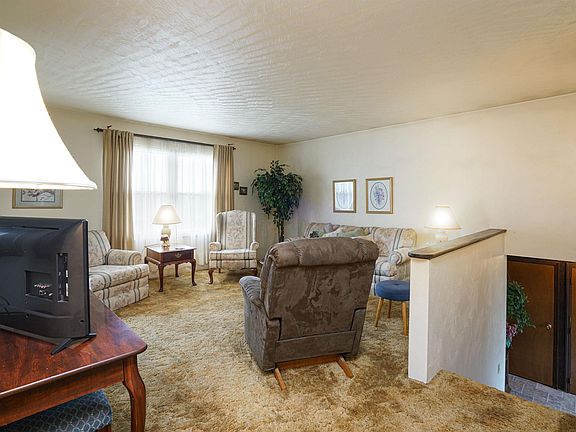 4th image of 1801 Dogwood Dr