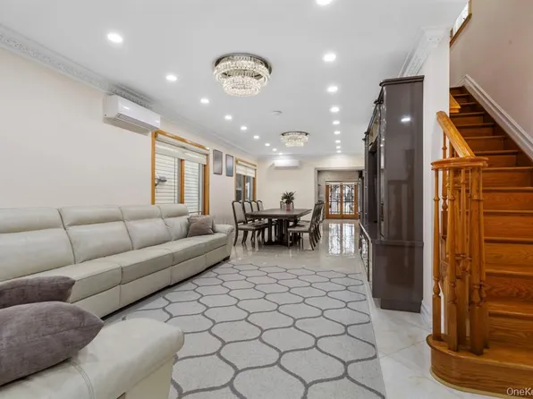 158-18 77th Avenue image 3 of 27