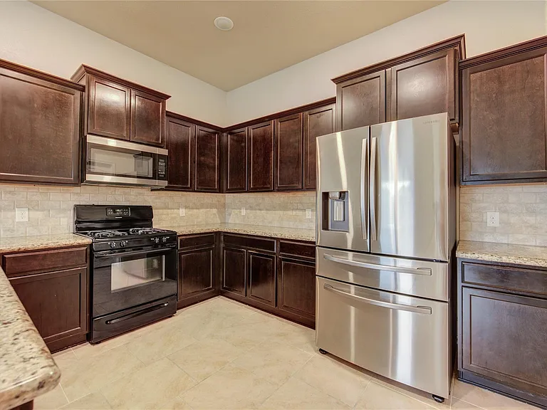 734 Mill Spring Ct — Photo 31