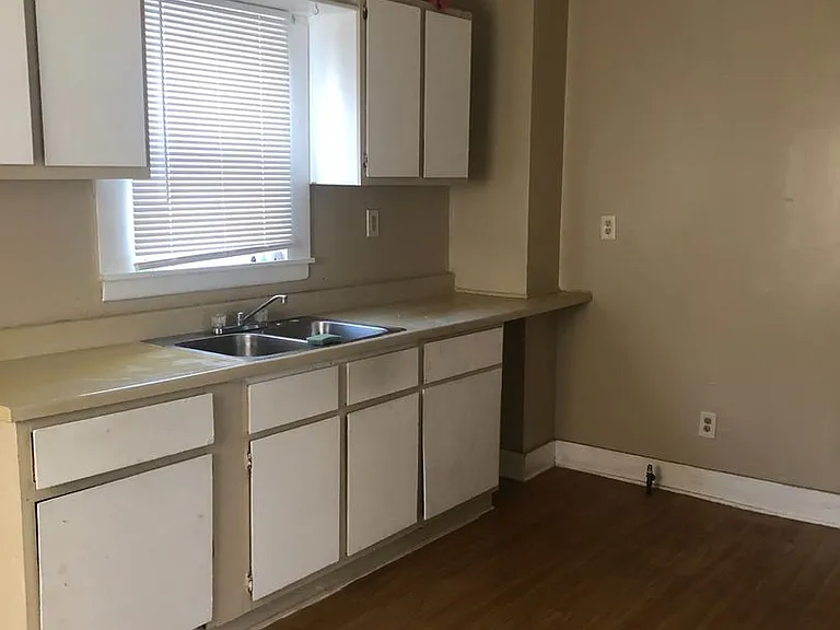 5627 Jefferson Ave — Photo 5