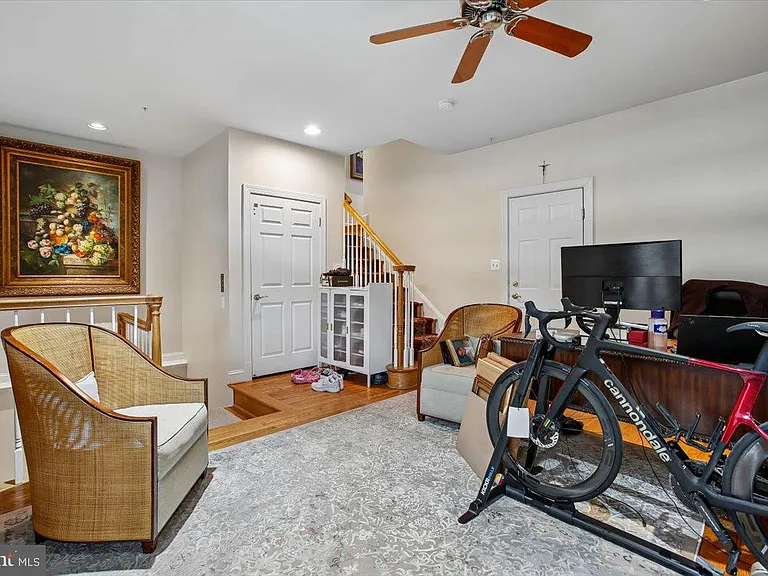 1309 McLean Crest Ct — Photo 45