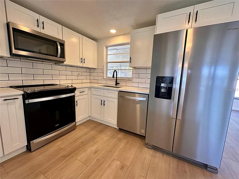 7521 Bougenville Dr — Photo 2