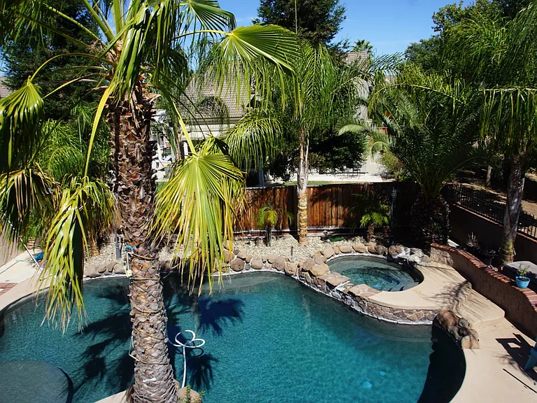 8833 Harding Hall Dr — Photo 45