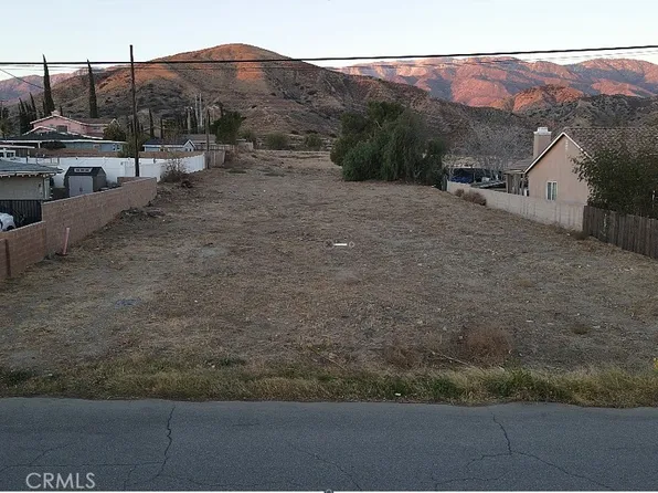 677 E Indian School Ln #124, Banning, CA 92220