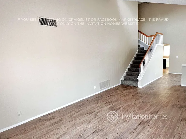 330 Templeton Dr — Photo 2