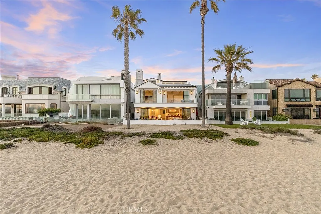 5 bed, 4.5 bath, 4220 sqft, $75,000 — Photo 1