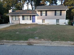 511 Roxbury Dr, Riverdale, GA