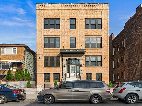 3rd image of 84 Van Wagenen Ave