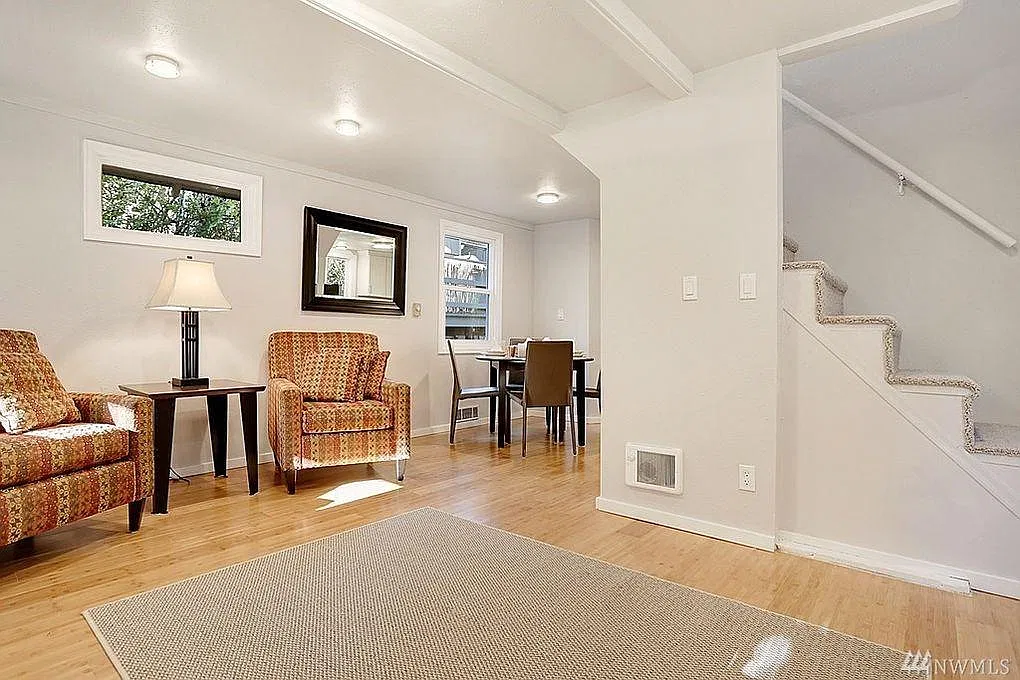 2720 NE 92nd St — Photo 2