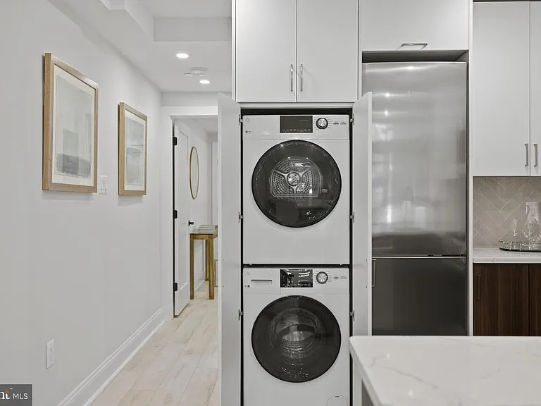 1318 Kenyon St NW — Photo 4