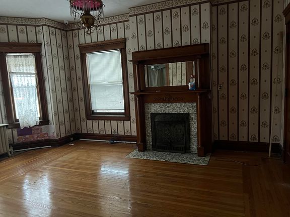 2nd image of 161 Capital Ave NE