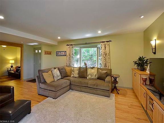 4th image of 439 Fawnview Ln