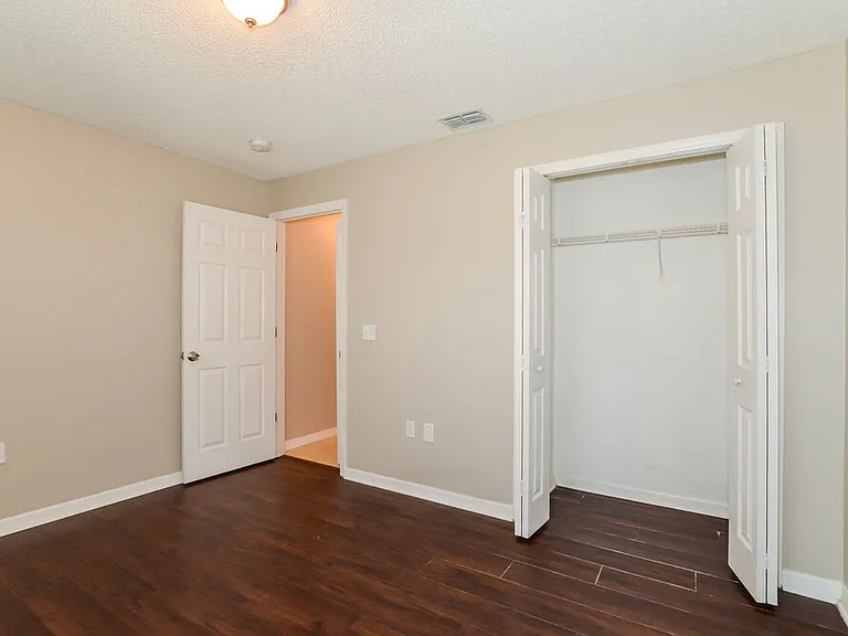 64 Bolton Ct — Photo 14