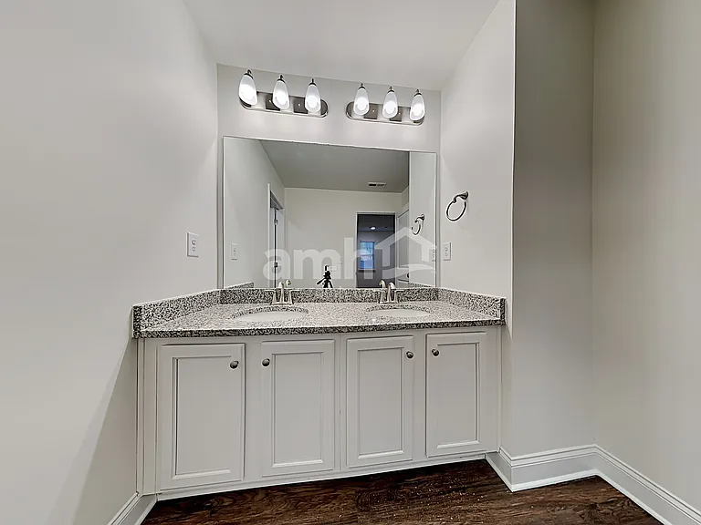 5280 Hudson Valley Dr — Photo 23