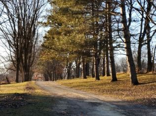 2182 N Flansburg Rd, Freeport, IL 61032