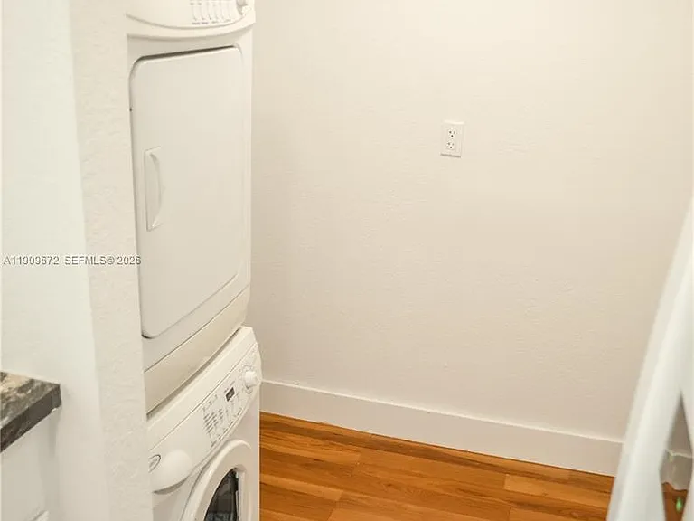 707 N J St — Photo 34