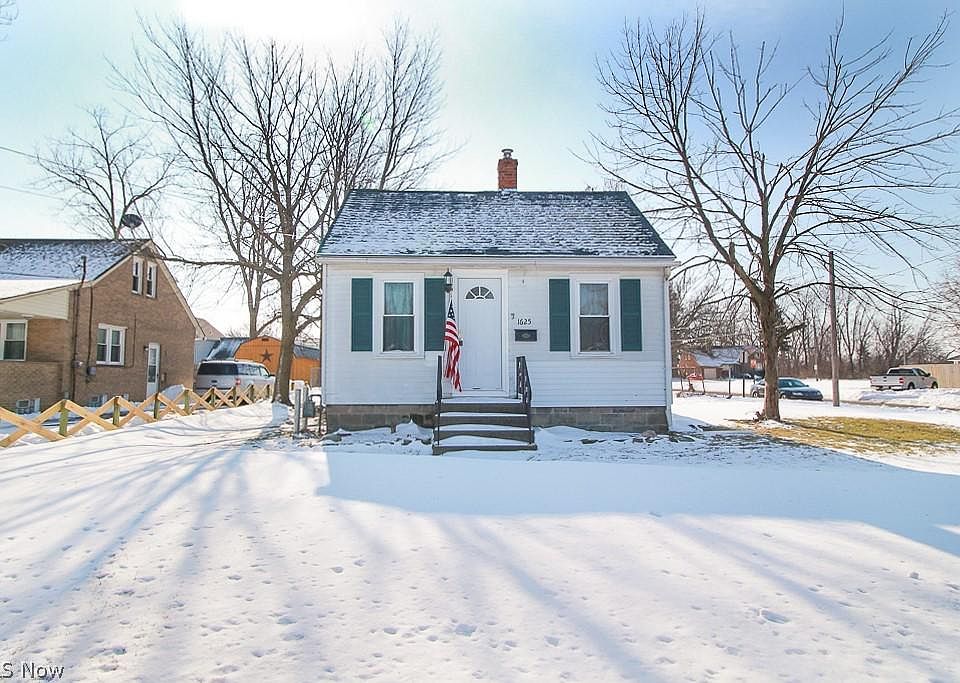 1st image of 1625 W 21st St