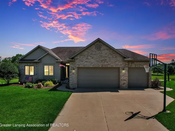 1242 Berkshire Dr, Williamston, MI 48895