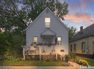 24 Mathews Ct NE, Grand Rapids, MI 49505